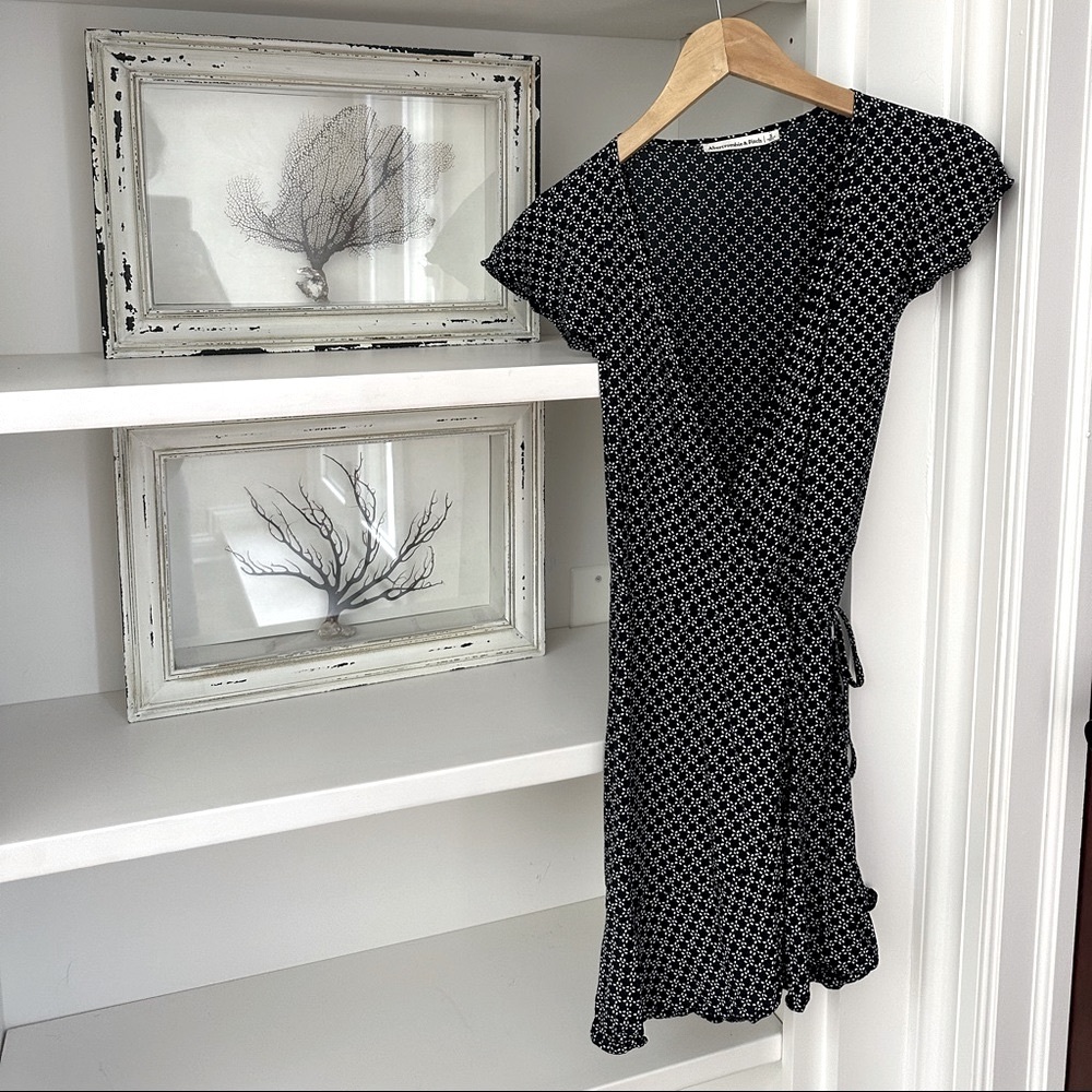 Navy Blue & White Wrap mini dress size small